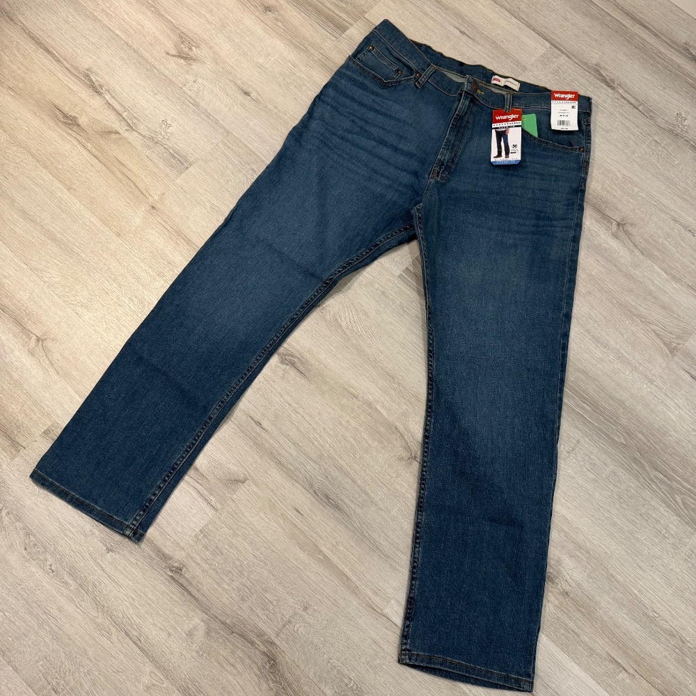 NWT Wrangler 5 Star Premium Jeans Medium Stretch Size 38 x 32 - Picture 3 of 9